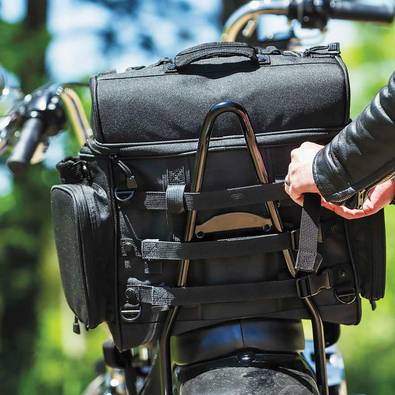 Kuryakyn Momentum Vagabond Bag - Image 4