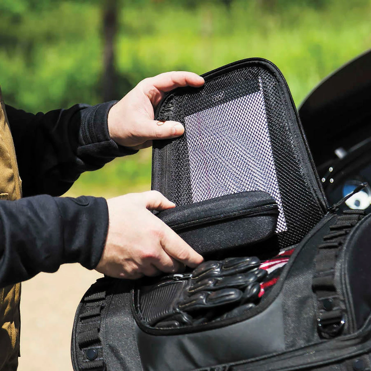 Kuryakyn Momentum Vagabond Bag - Image 6