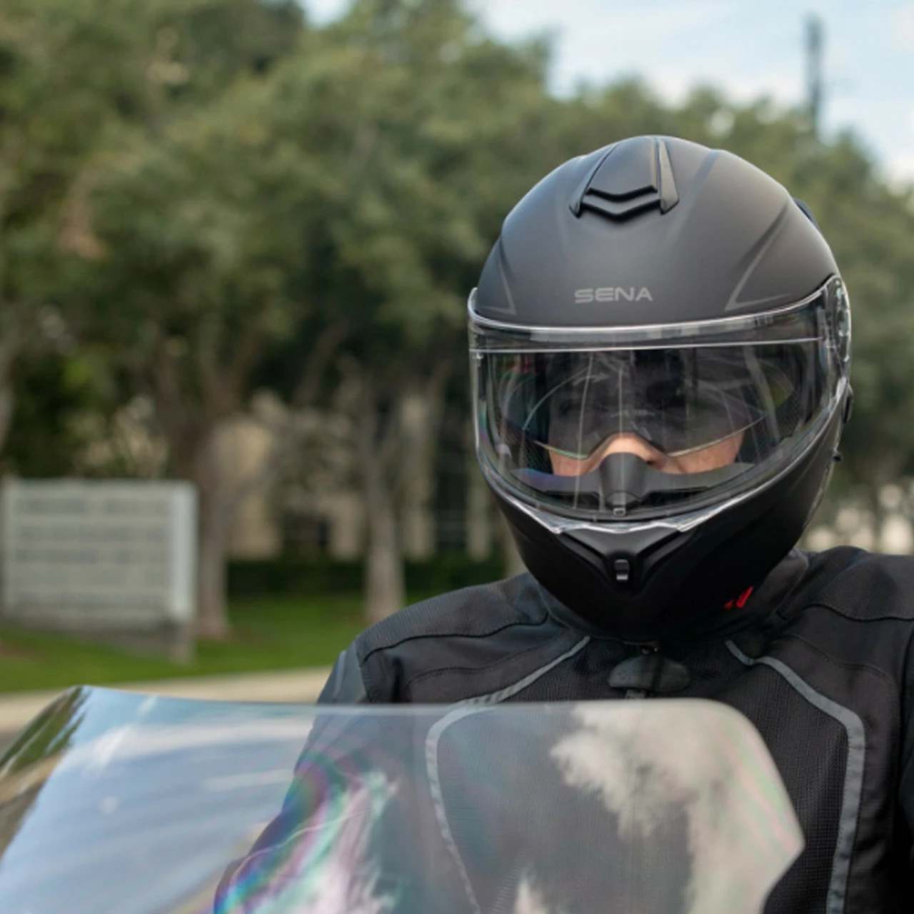 Sena Outrush R Flip-Up Modular Helmet 6 Sena Outrush R Flip-Up Modular Helmet - Image 4