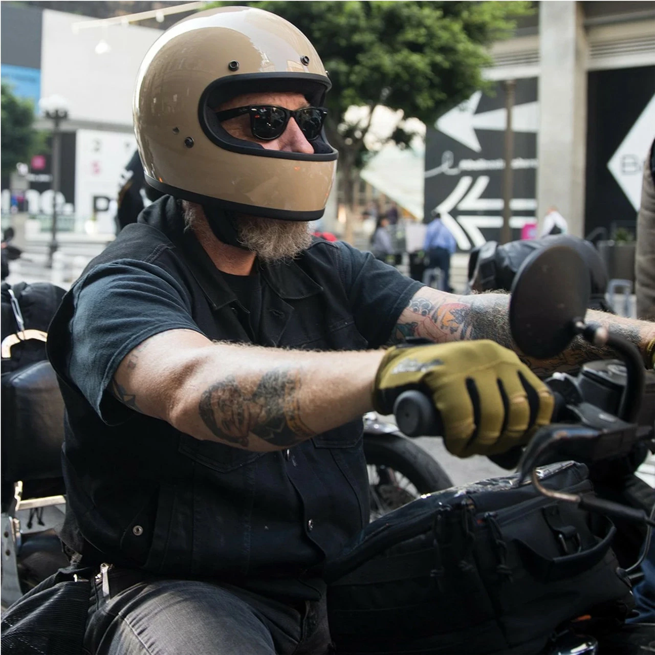 Biltwell Gringo ECE Gloss Coyote Tan Helmet 12 Biltwell Gringo ECE Gloss Coyote Tan Helmet - Image 10