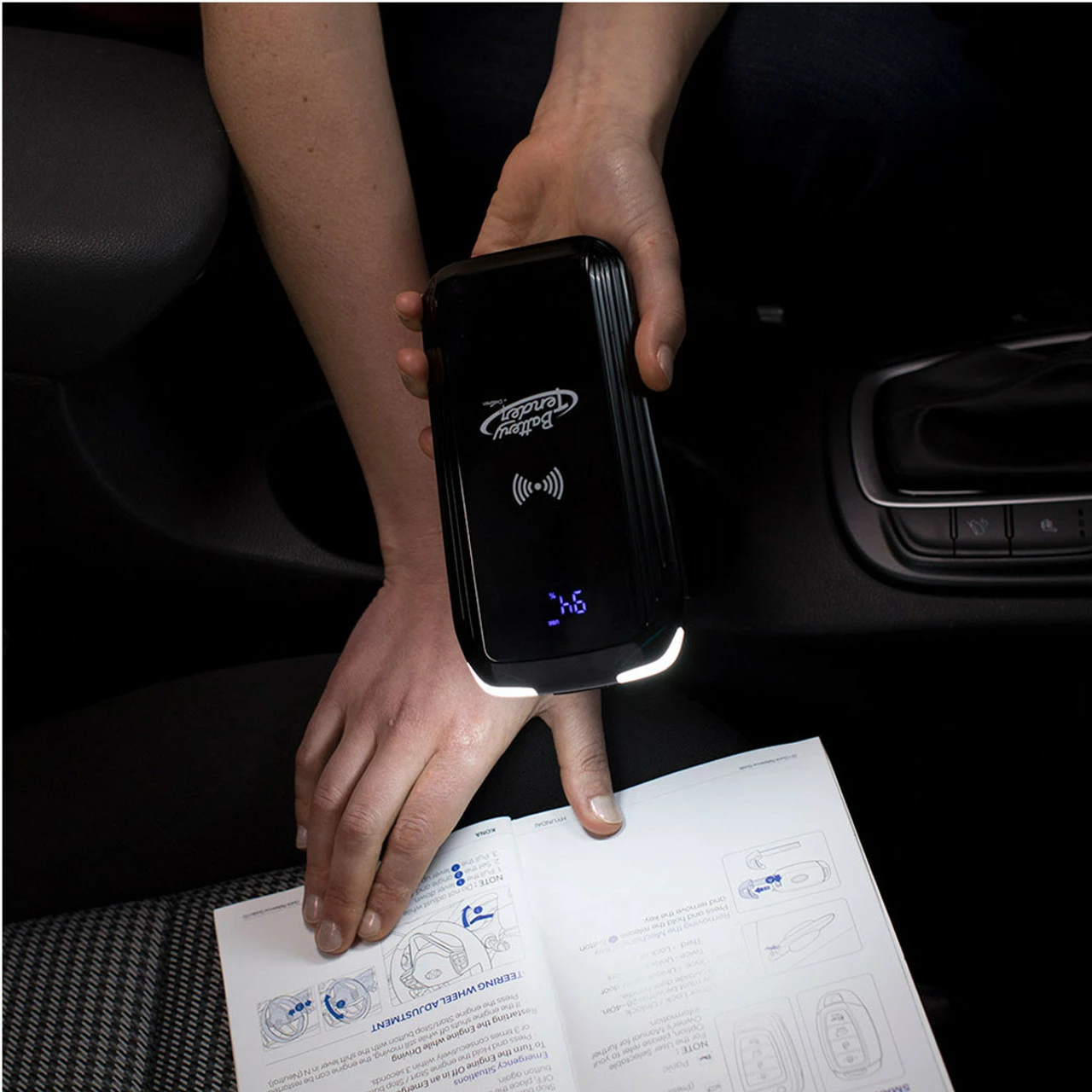 Battery Tender 1000 AMP Jump Starter - 8000 MAh Power Bank With Wireless Charger - Image 5